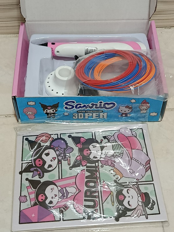 قلم سه بعدی دارای نمایشگر برند Sanrio مدل P62 همراه فیلامنت و 10 عدد شابلون