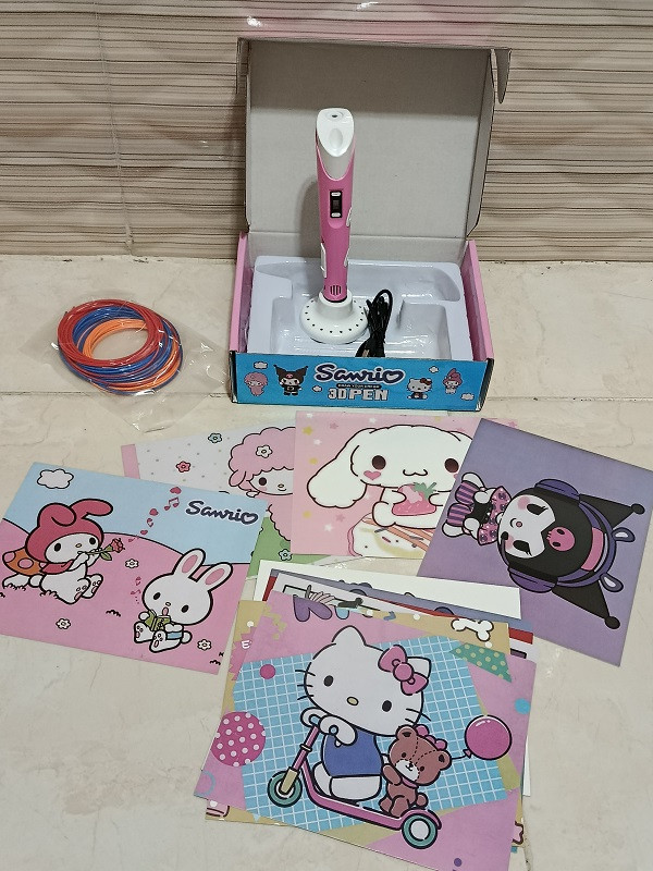 قلم سه بعدی دارای نمایشگر برند Sanrio مدل P62 همراه فیلامنت و 10 عدد شابلون