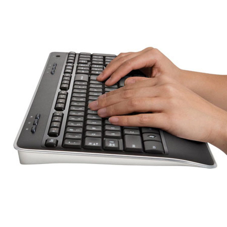 ست ماوس و کیبورد بی سیم لاجیتک مدل mk-620